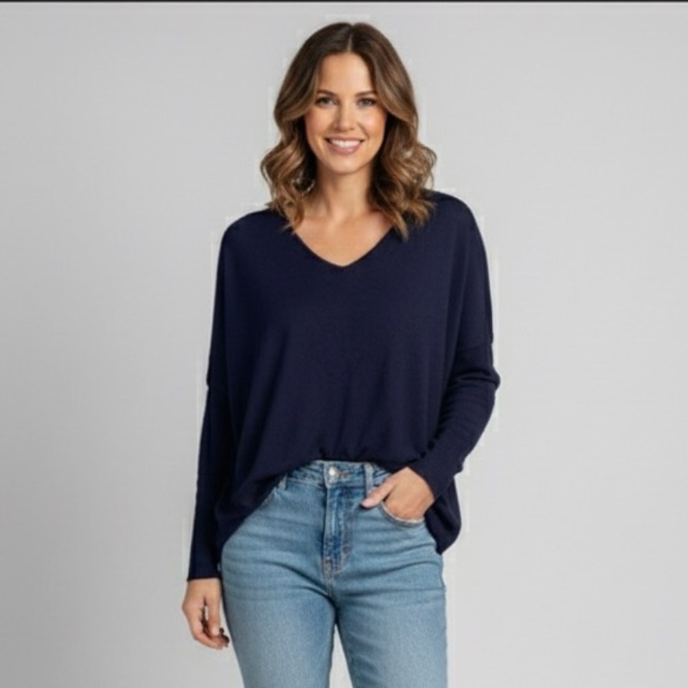 SUCOLAN Women’s drop shoulder Size medium V Neck Navy Blue sweater